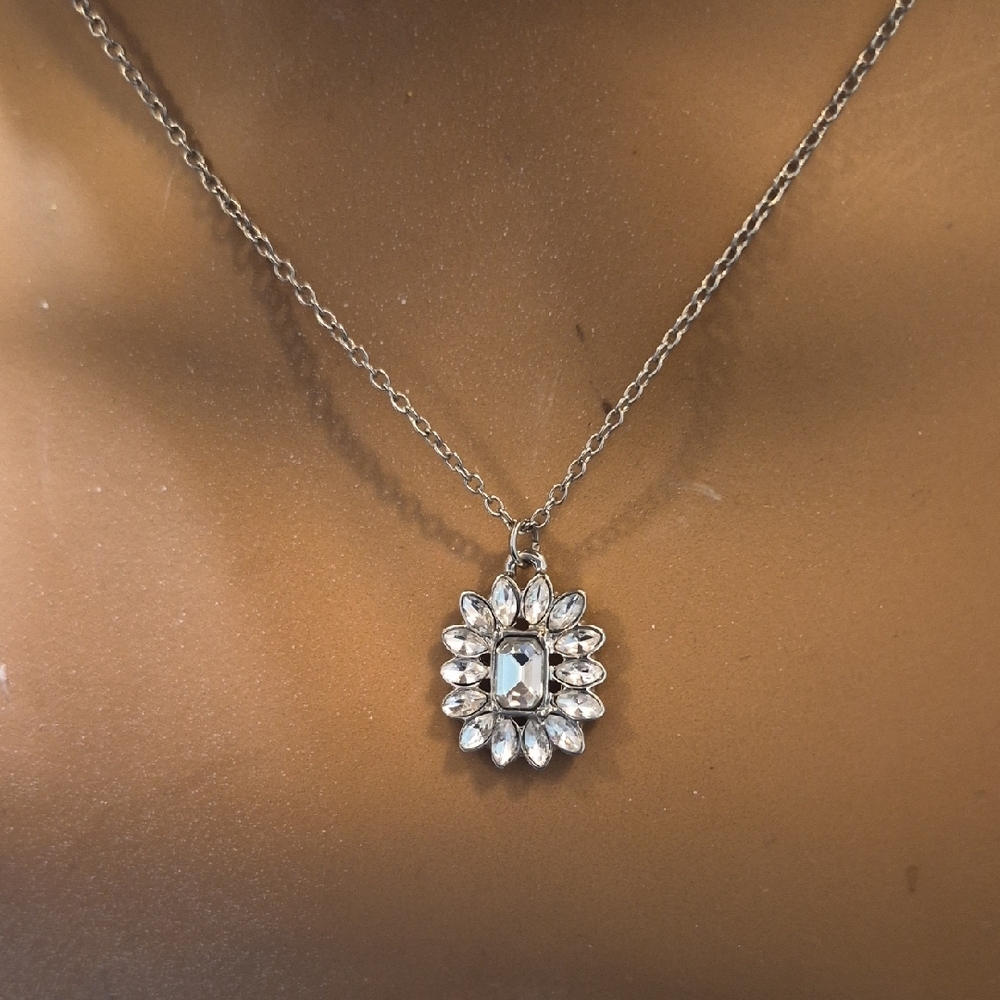 LC Laura Conrad Sunburst Crystal Pendant Silver Necklace